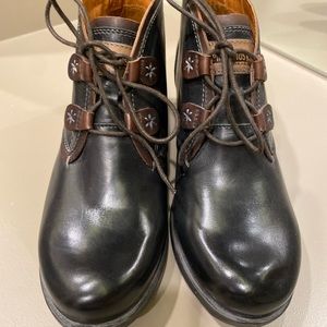 Pikolinos ankle boots